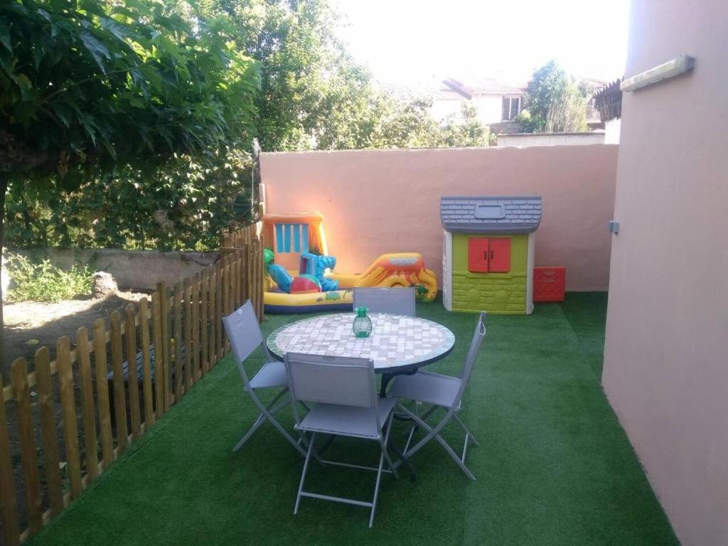 Appartement 60M2 Rdc Avec Jardin Saint-Genis-des-Fontaines Bagian luar foto